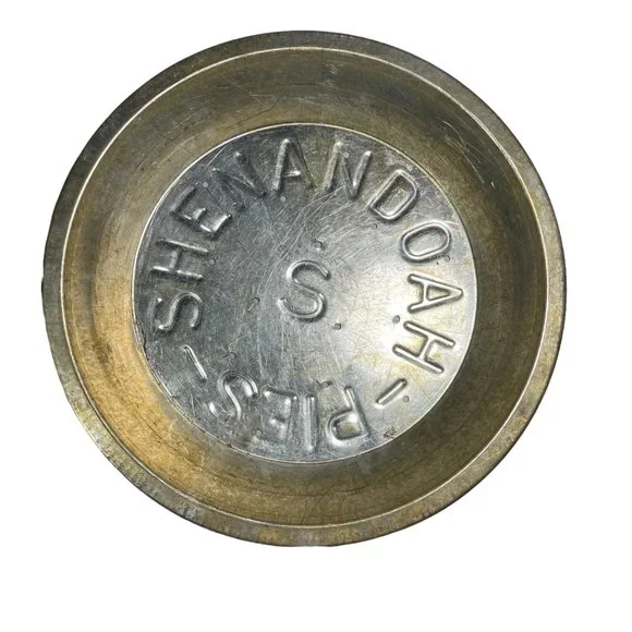 VINTAGE "Shenendoah Pies" Set of 2 - 9" Pie Tins - Picture 3 of 9